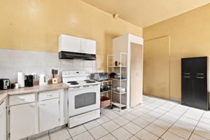 015_F8_4200 Bassett St