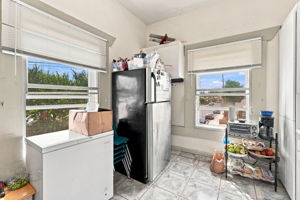019_F8_4200 Bassett St