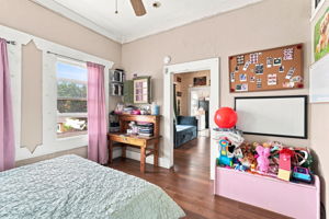 025_F8_4200 Bassett St