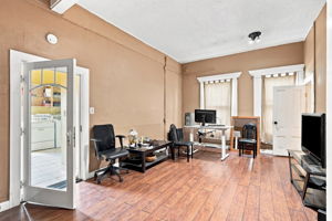 031_F8_4200 Bassett St