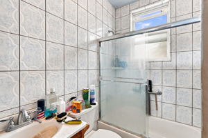 041_F8_4200 Bassett St