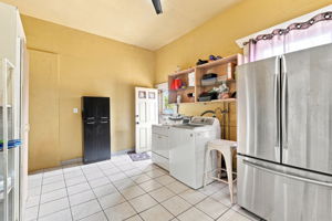 043_F8_4200 Bassett St
