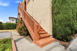 044_F8_4200 Bassett St