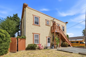 047_F8_4200 Bassett St