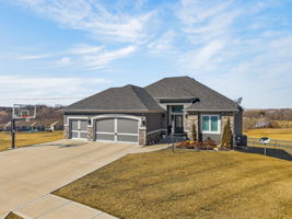 4200 Castlegate Ct-002