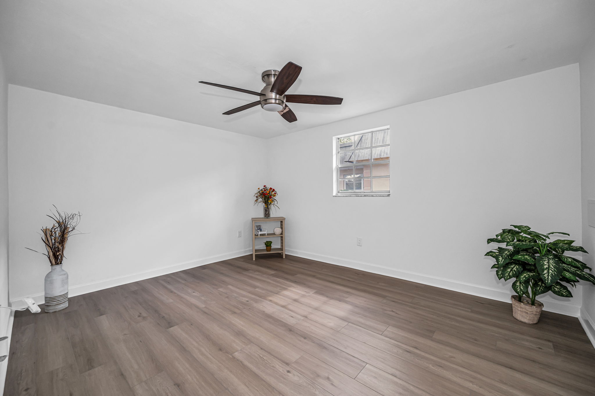Primary Bedroom1a