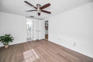Primary Bedroom1c