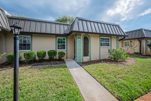 Front Exterior4