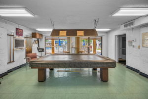 9-Clubhouse