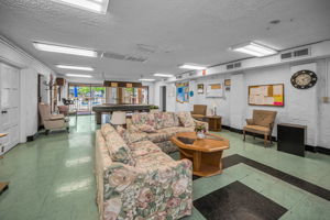 8-Clubhouse