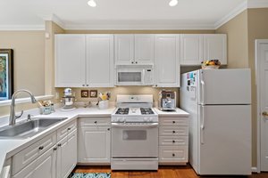 4200 Mozart Brigade Ln, Fairfax, VA 22033, USA Photo 14