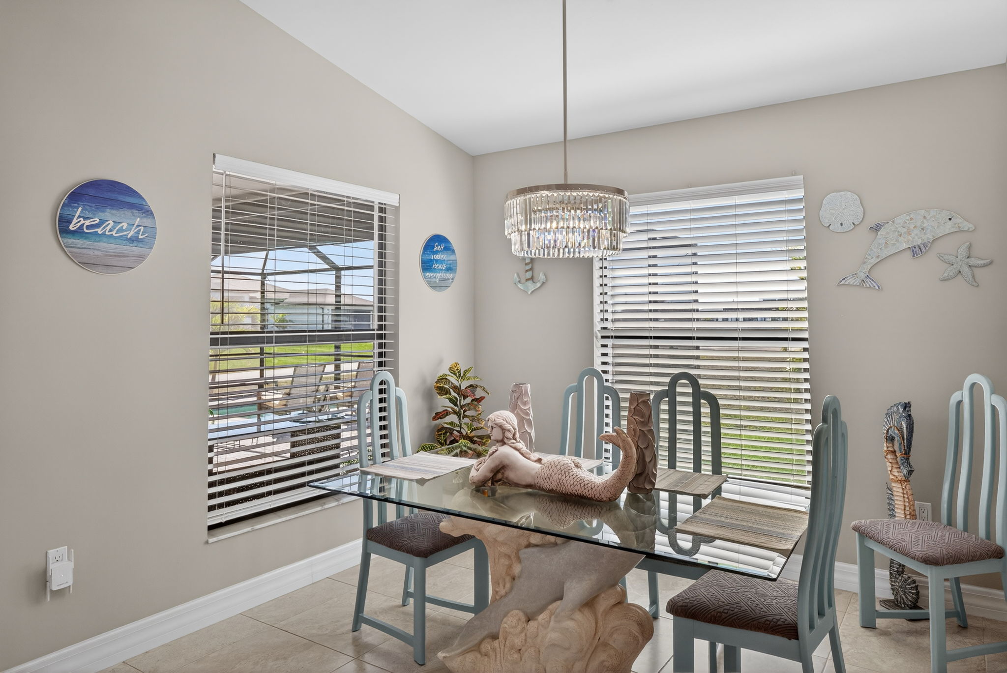 Breakfast Nook 1 of 2