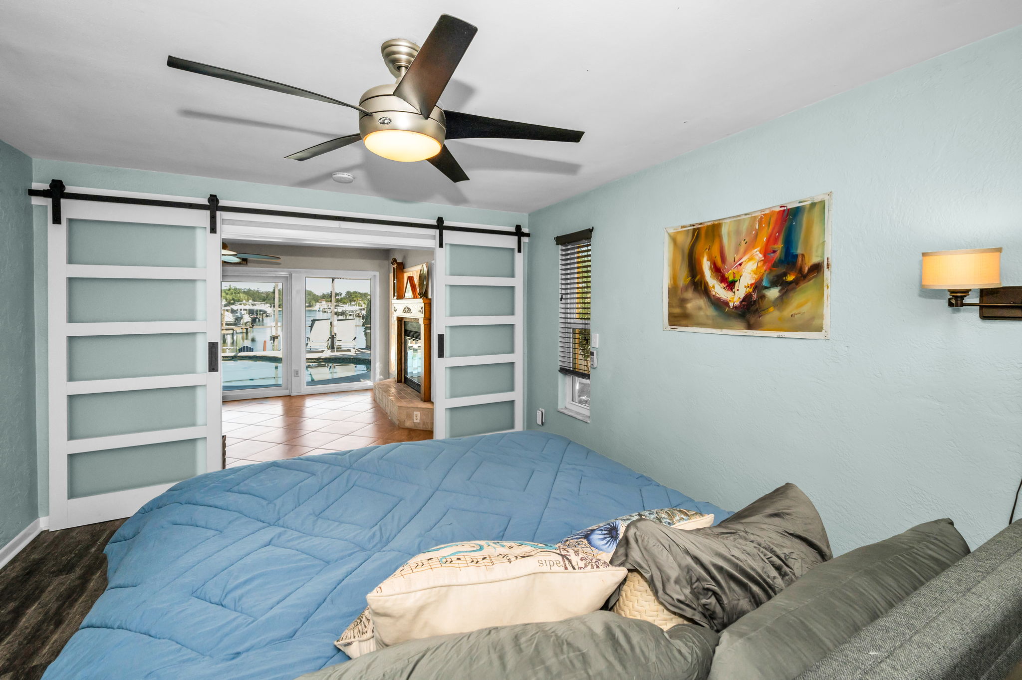 Primary Bedroom1b