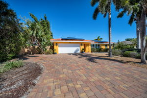 Front Exterior6