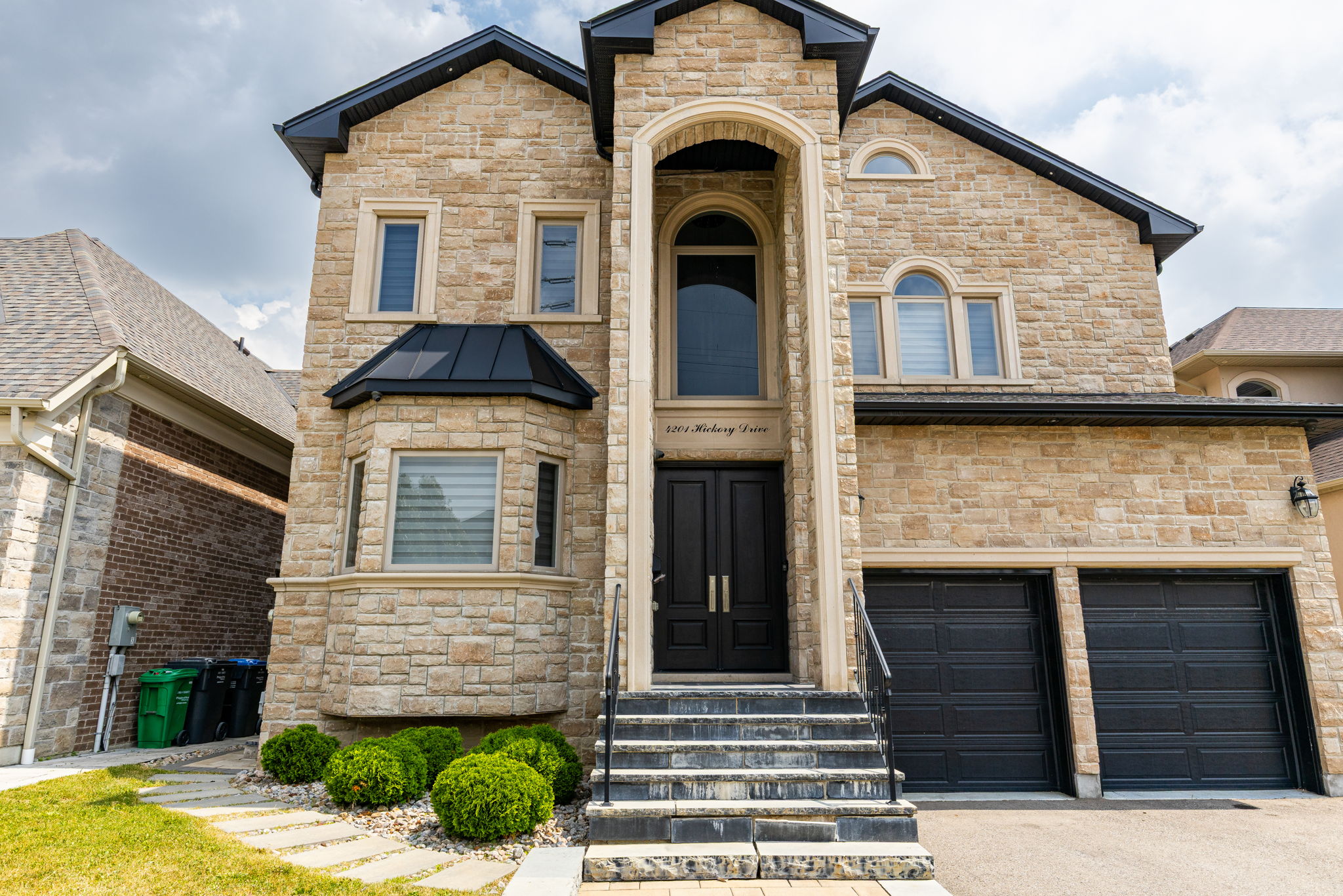 Mississauga property showcase — delivered property photograph 3