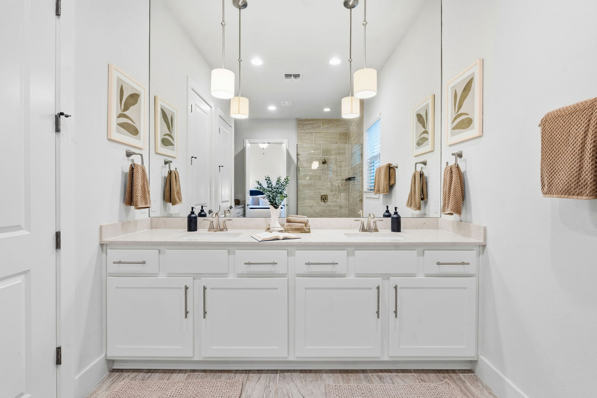  Photo 45