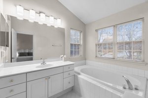 28. Upper bath.jpg