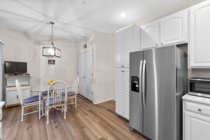16. Kitchen.jpg