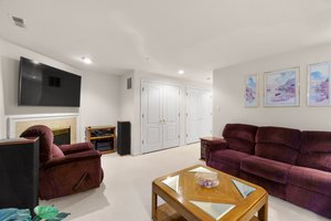35. Family room.jpg