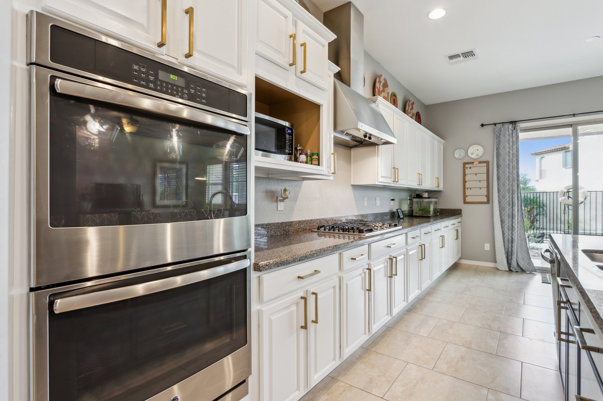4204 E Grand Canyon Dr - 010.jpg