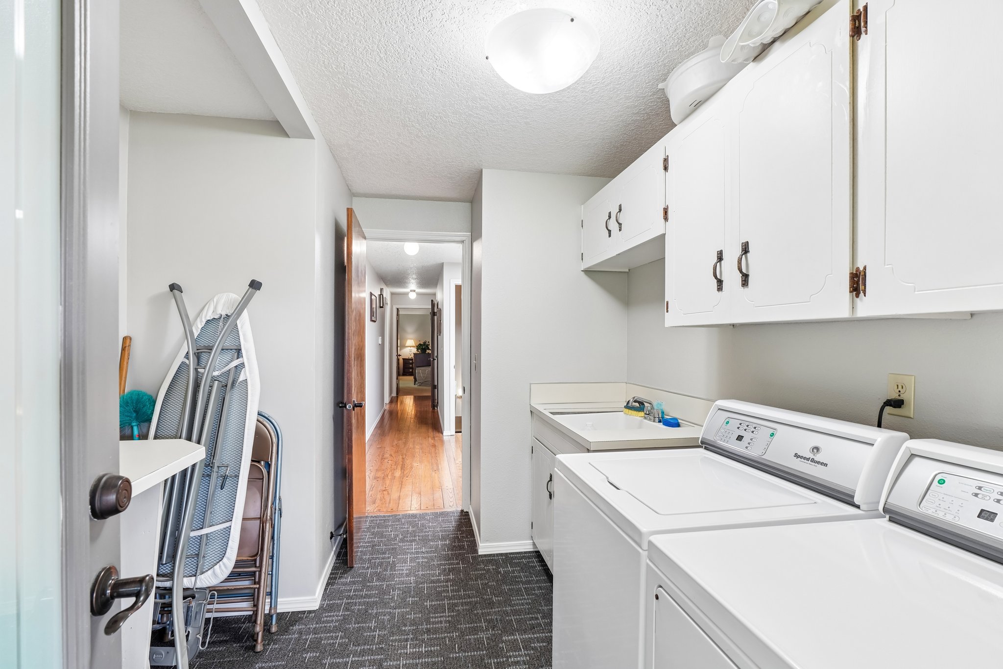 Riverview Dr-S0905-031.jpg