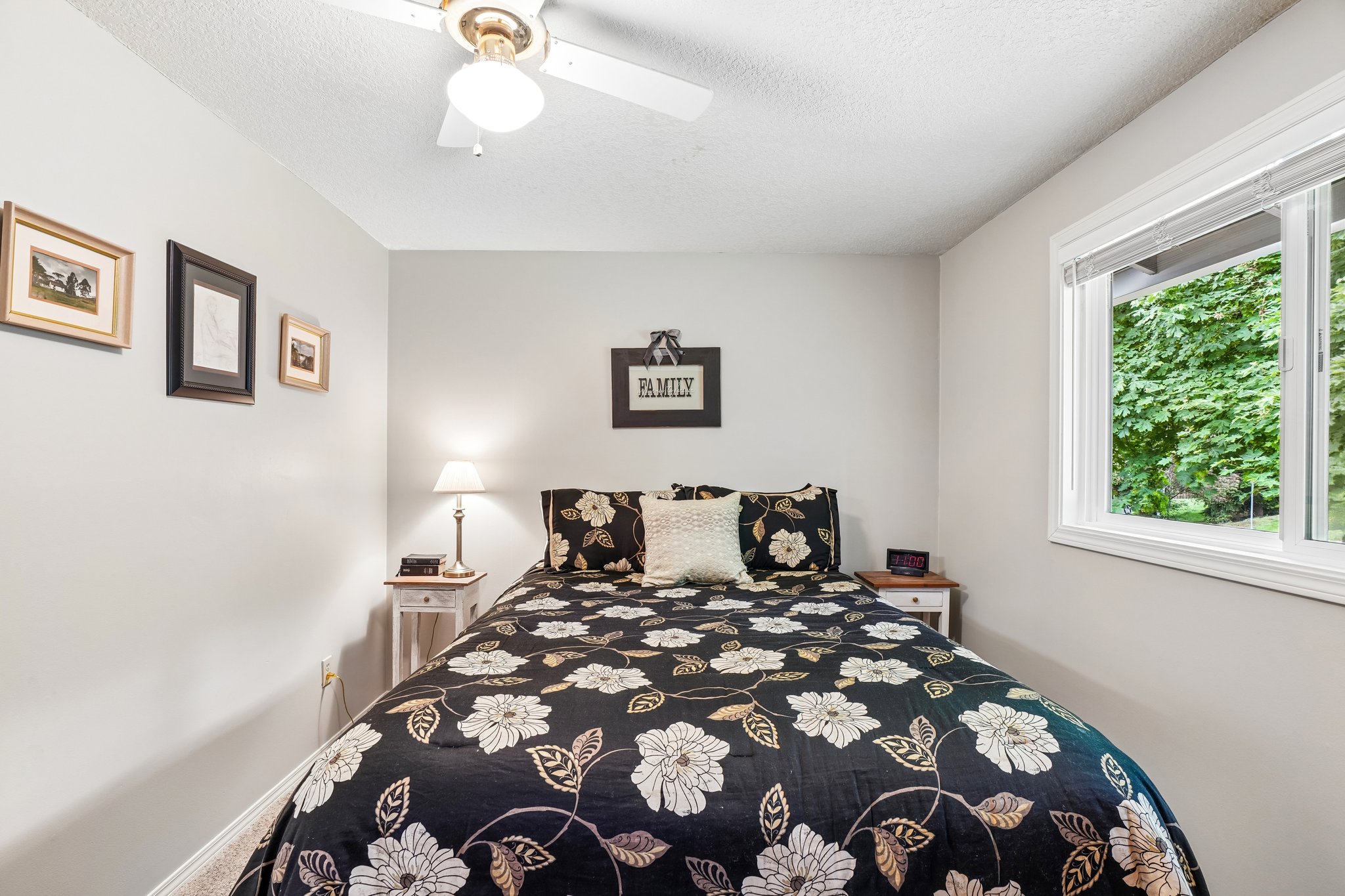 Riverview Dr-S0905-034.jpg