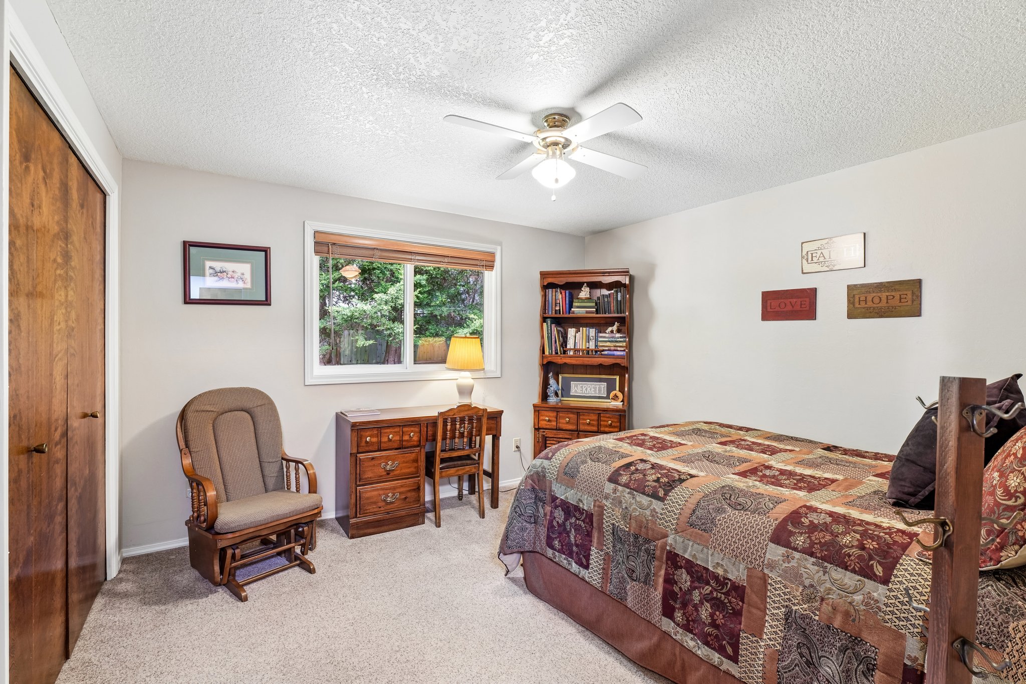 Riverview Dr-S0905-036.jpg