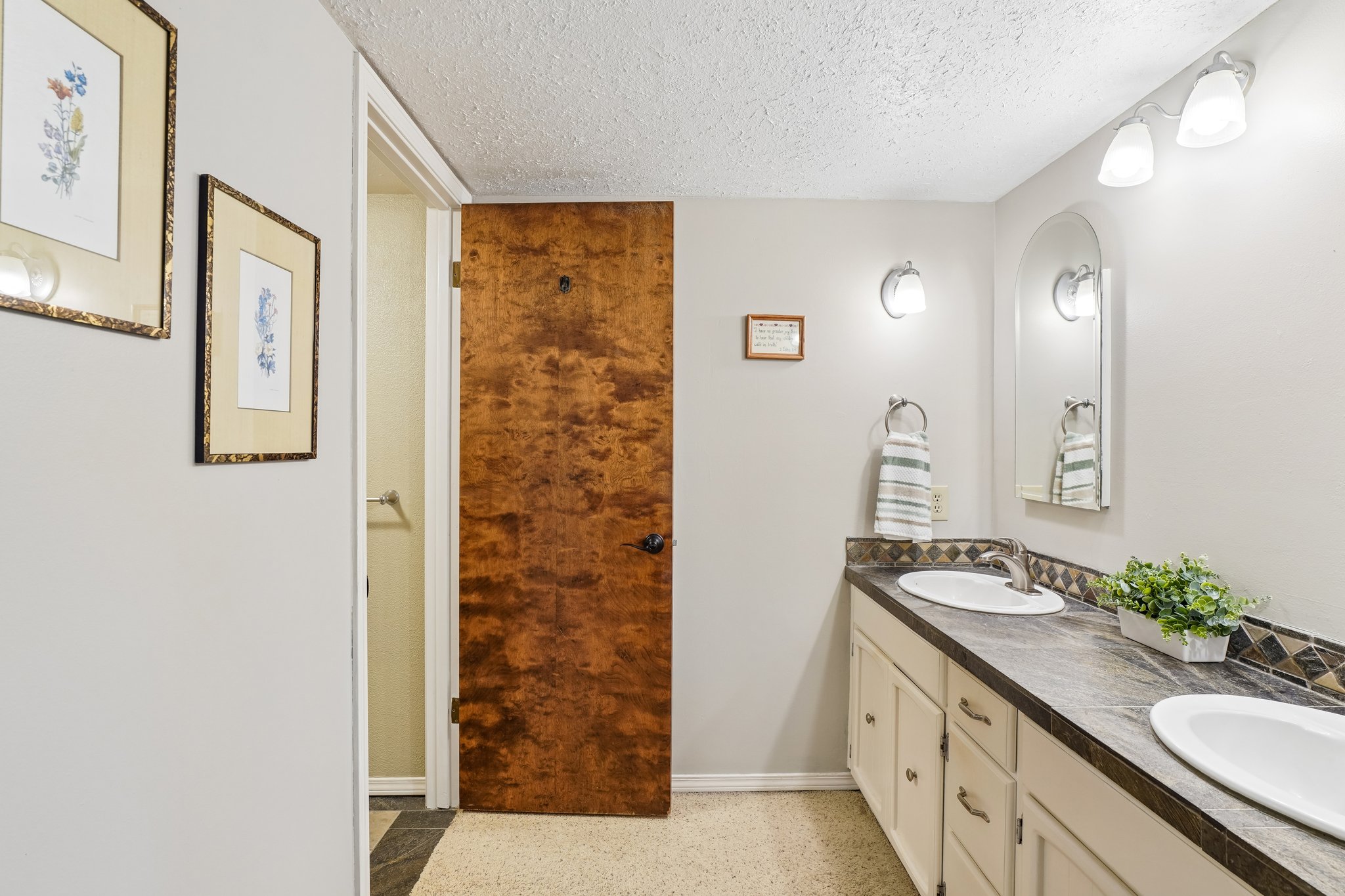 Riverview Dr-S0905-045.jpg