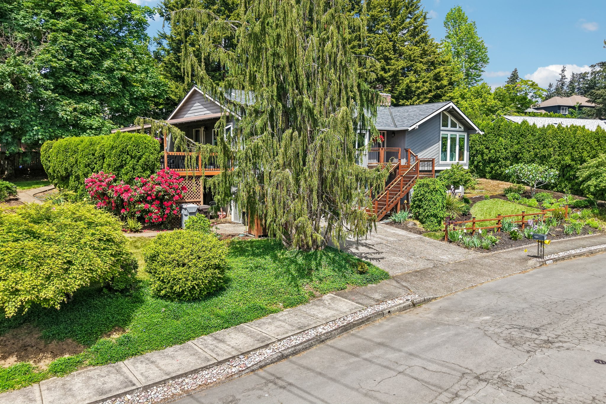 Riverview Dr-S0905-087.jpg