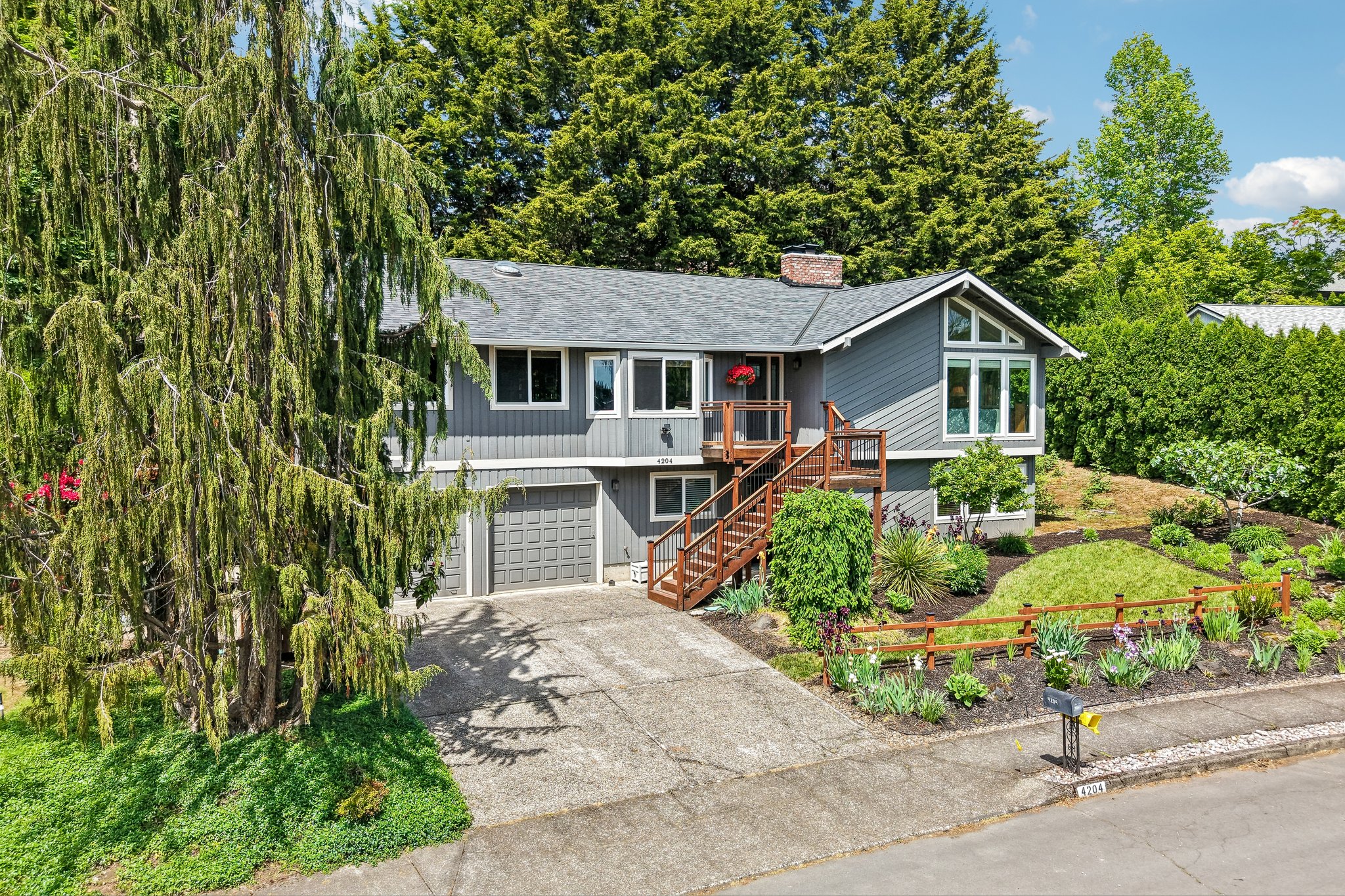 Riverview Dr-S0905-088.jpg