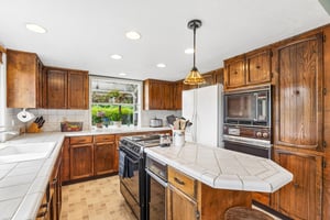 Riverview Dr-S0905-025.jpg