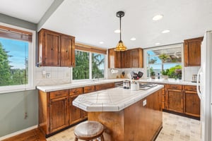 Riverview Dr-S0905-030.jpg
