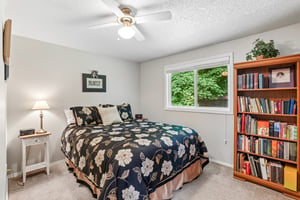 Riverview Dr-S0905-033.jpg