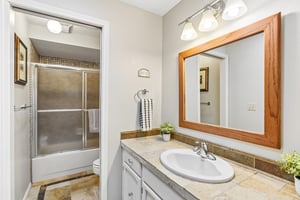 Riverview Dr-S0905-039.jpg