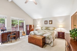 Riverview Dr-S0905-041.jpg