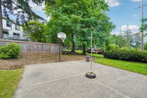 Riverview Dr-S0905-075.jpg