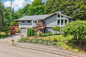 Riverview Dr-S0905-090.jpg