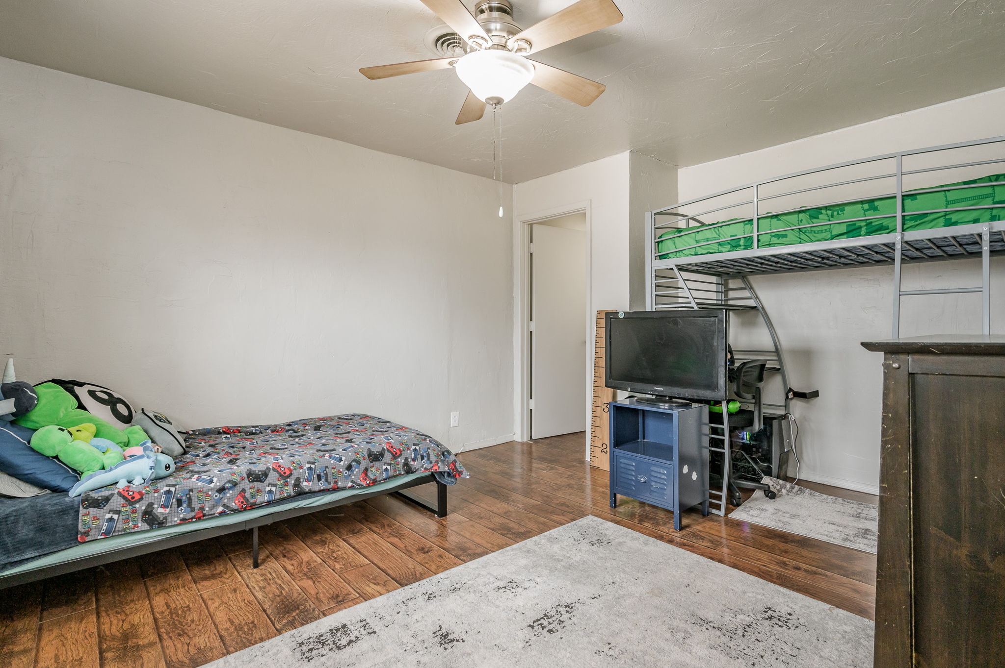2nd Bedroom