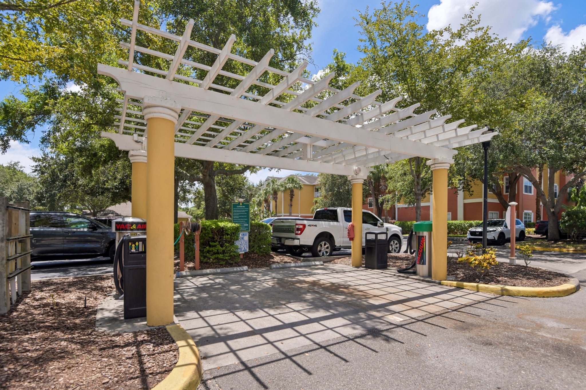 S Dale Mabry Hwy 2414-1008-905.jpg
