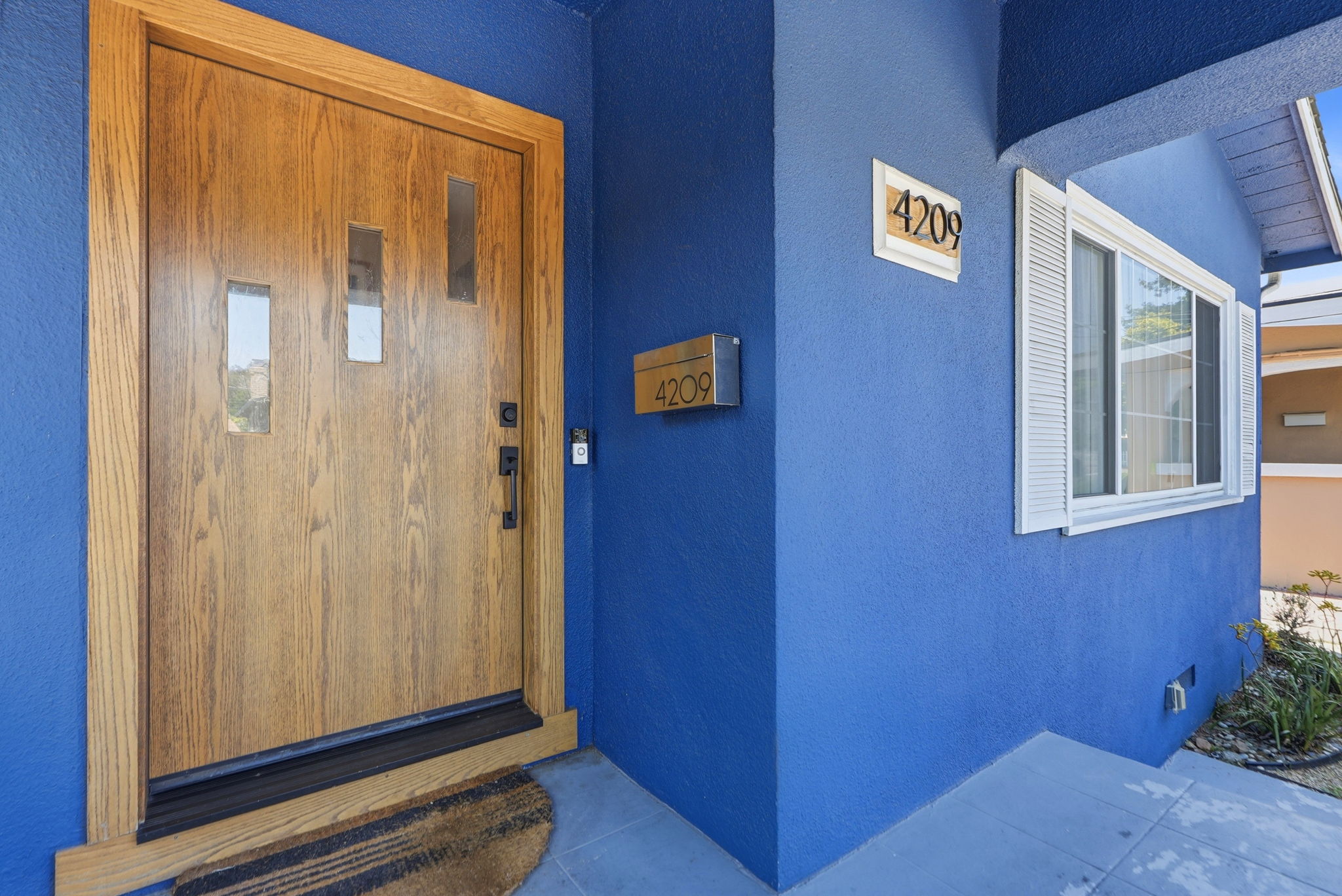 004_F8_4209 Suter St