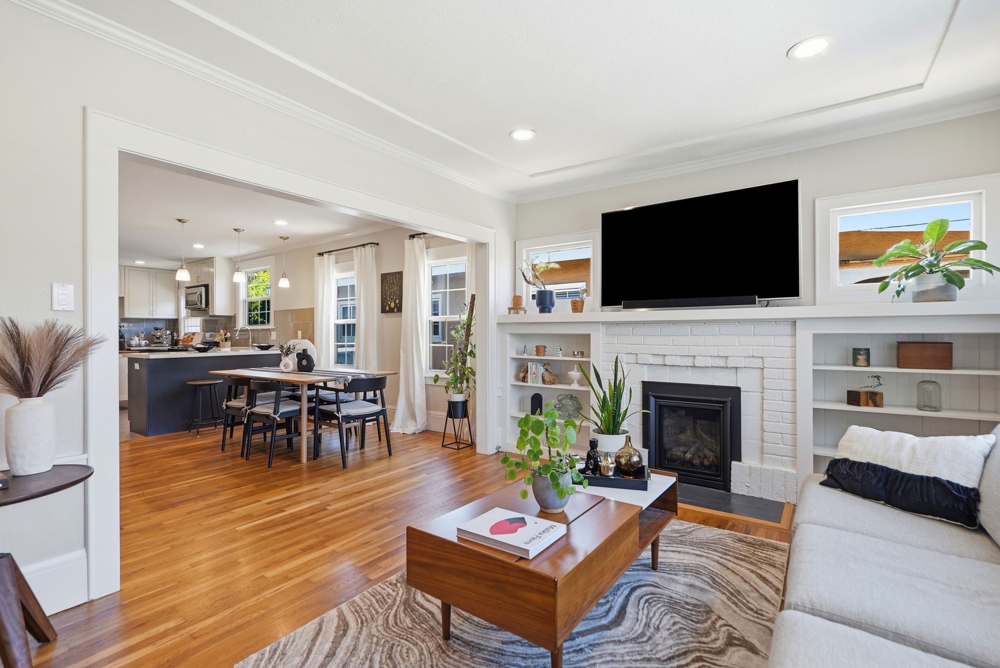 008_F8_4209 Suter St