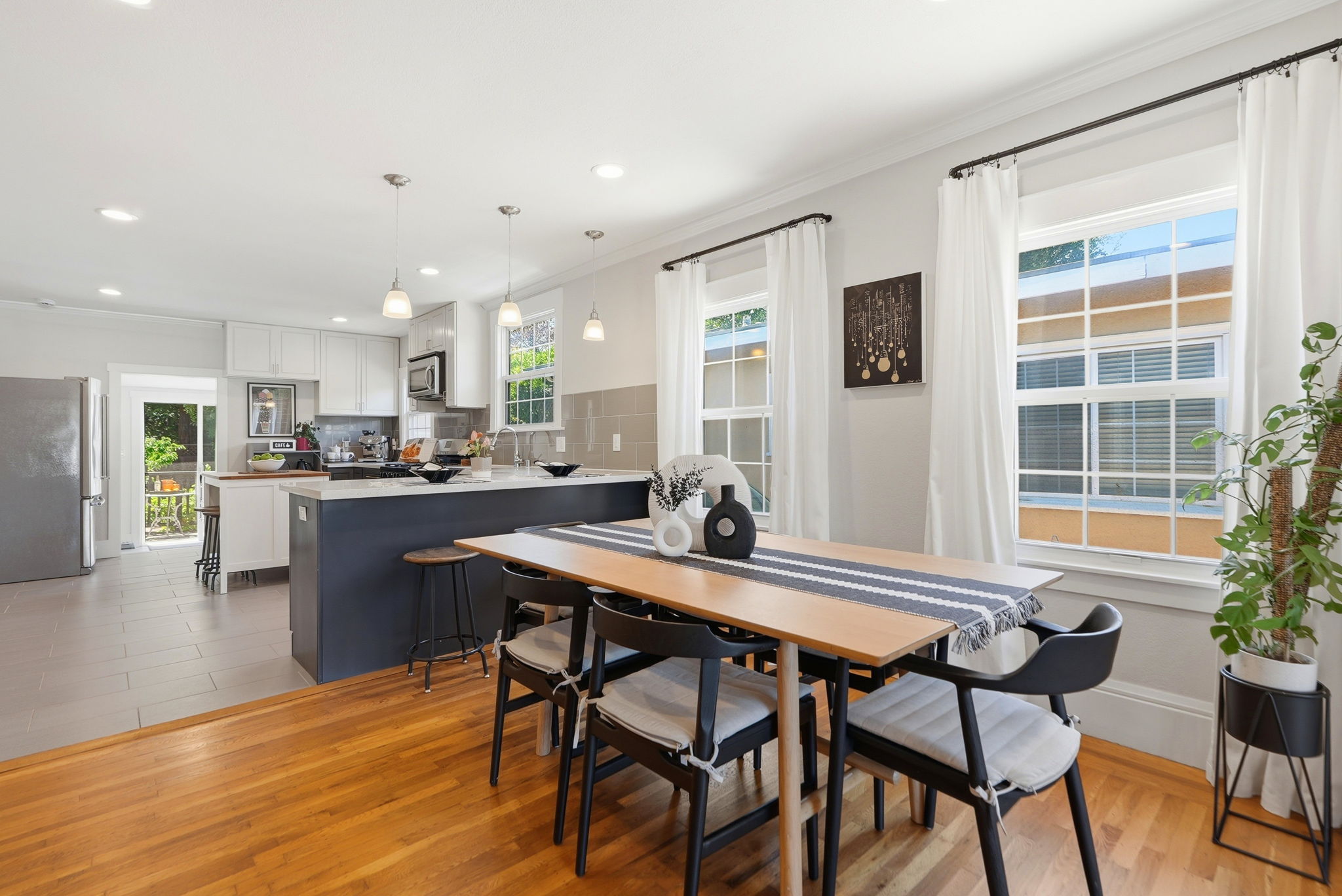 017_F8_4209 Suter St