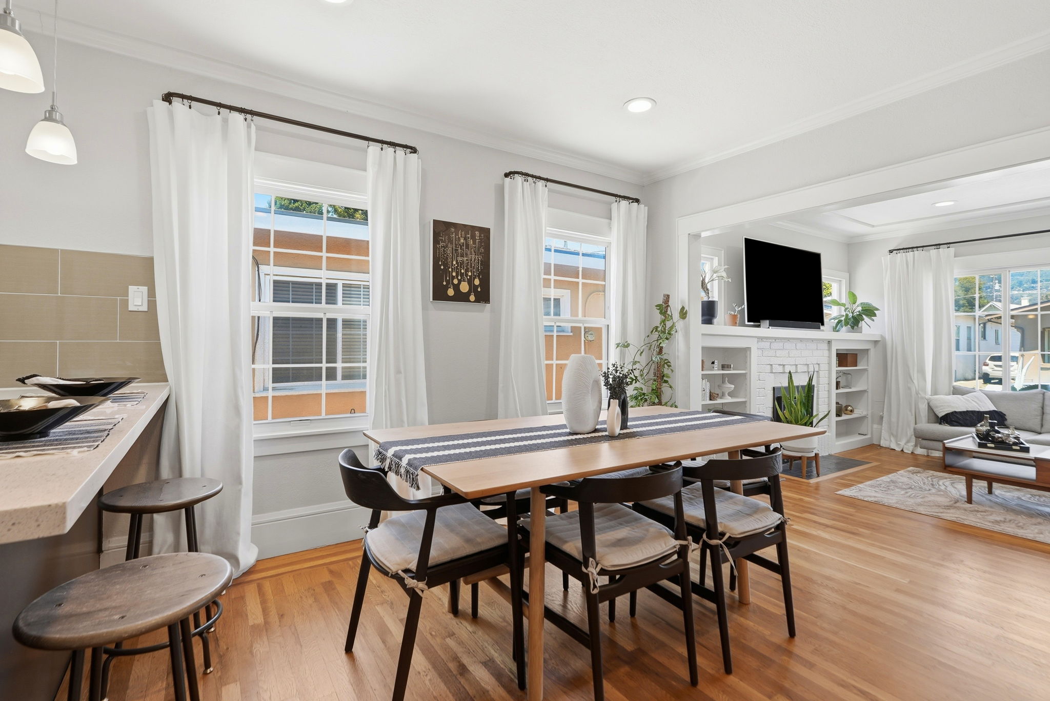 018_F8_4209 Suter St