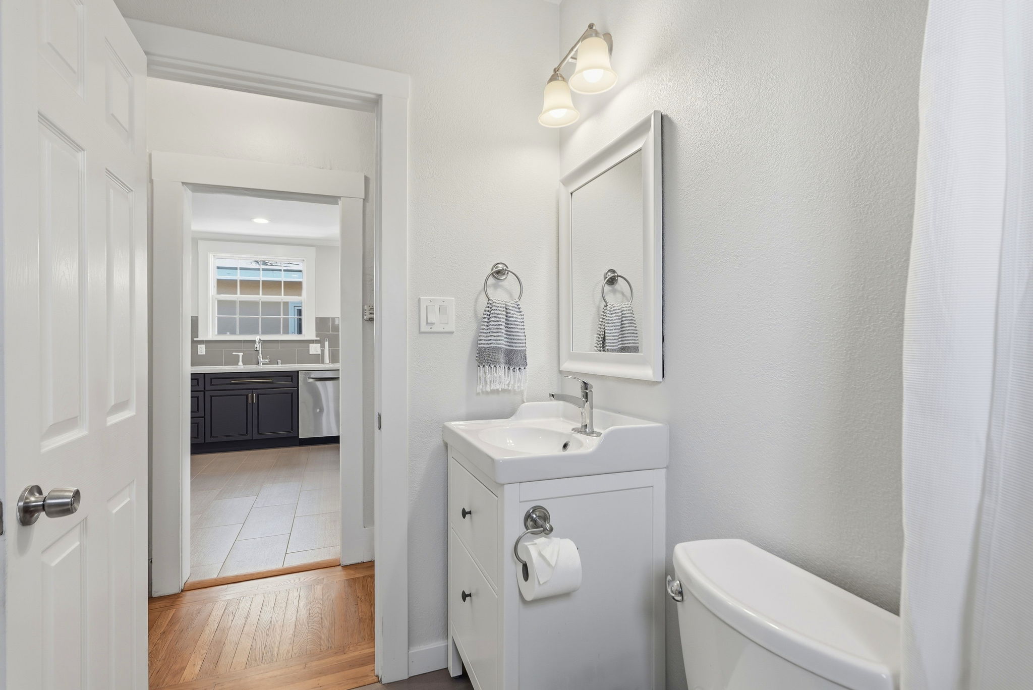 024_F8_4209 Suter St