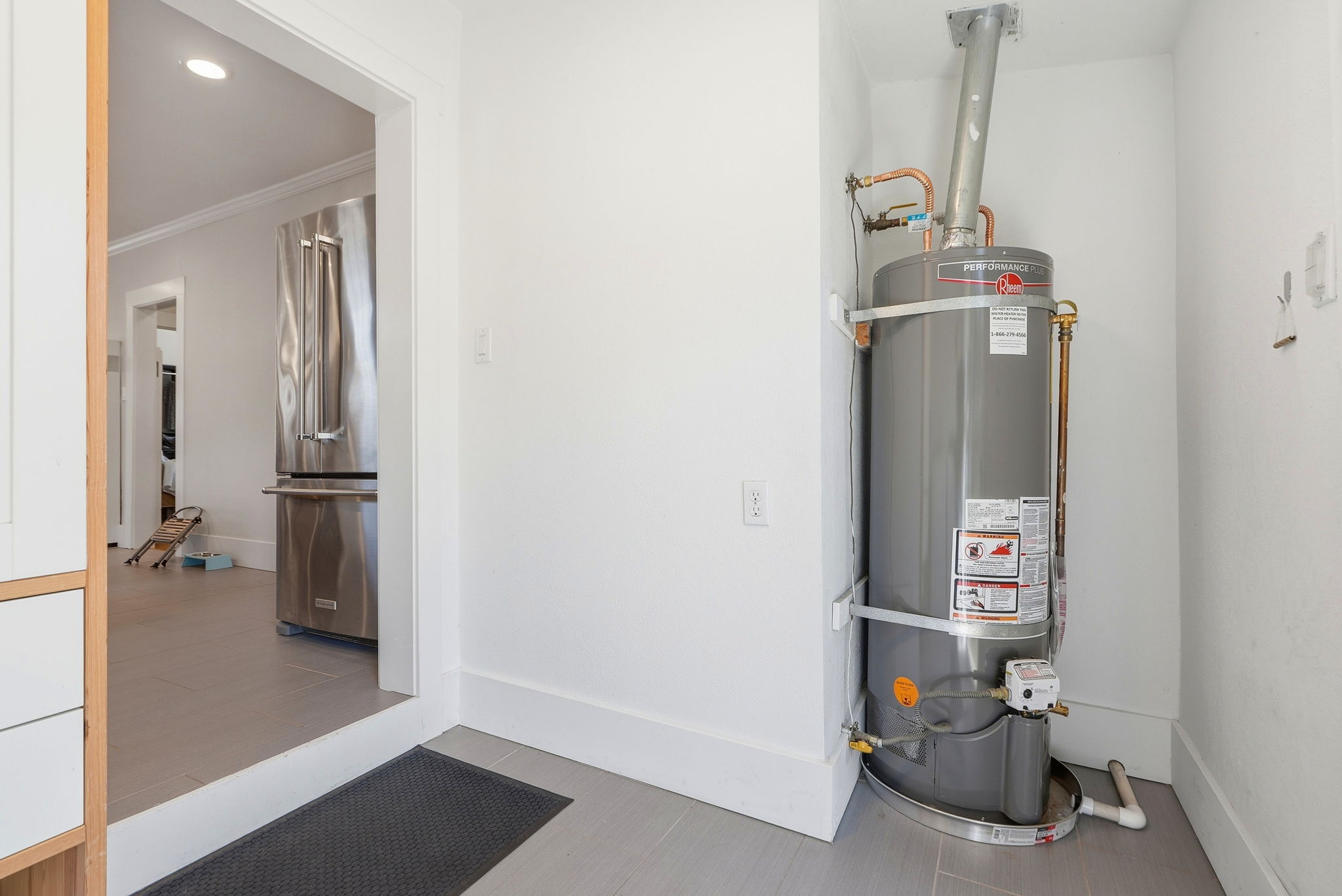 027_F8_4209 Suter St