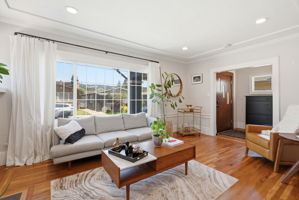 011_F8_4209 Suter St
