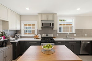 014_F8_4209 Suter St