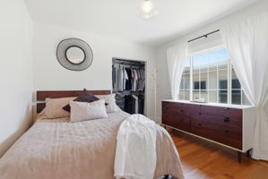 022_F8_4209 Suter St