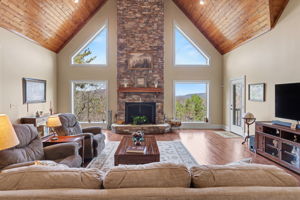 421 Hickory Nut Mountain Rd, Tallulah Falls, GA 30573, USA Photo 8