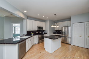  421 Mayborne Ln, Geneva, IL 60134, US Photo 5